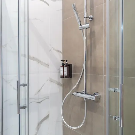 Rhome Vatican بيت ضيافة 4*